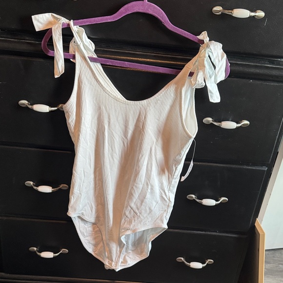 NWT Old Navy White Ribbed Bodysuit - Picture 1 of 5